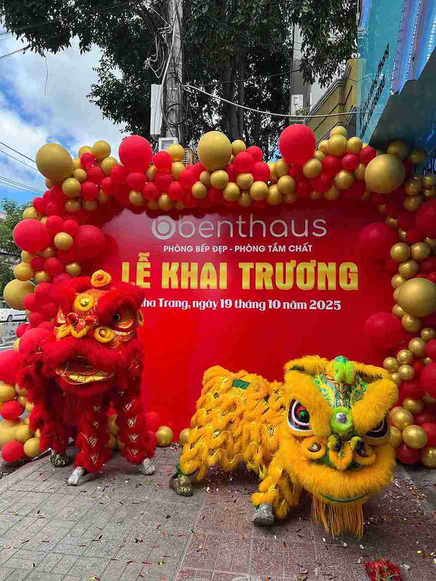 le khai truong showrom bep1